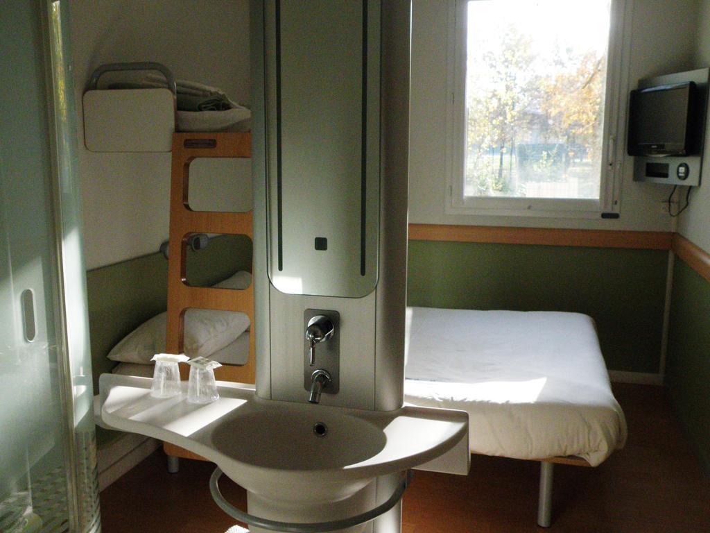 Ibis Budget Montauban Les Chaumes Exterior foto