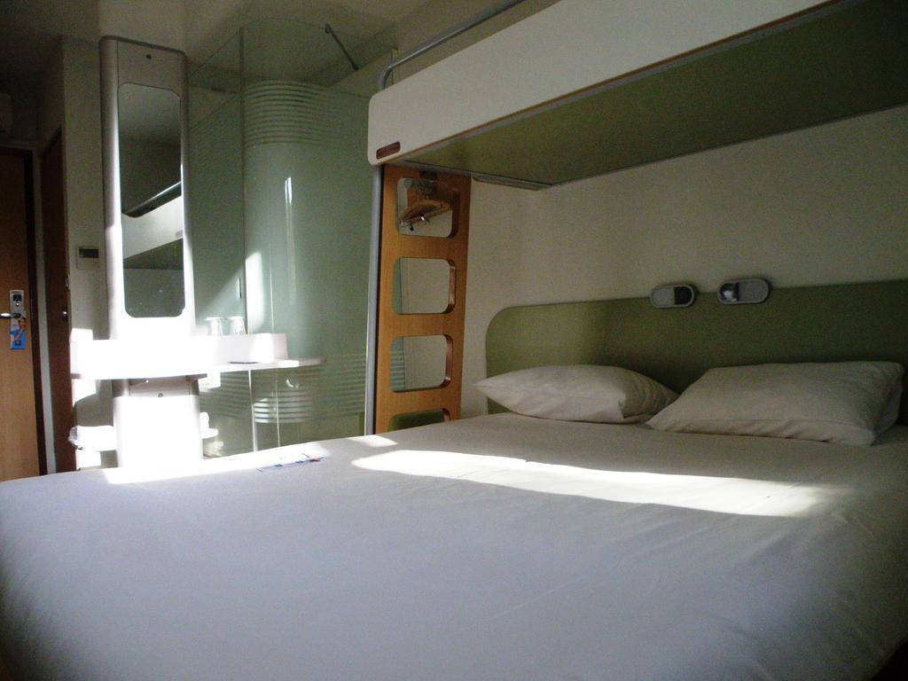 Ibis Budget Montauban Les Chaumes Habitación foto